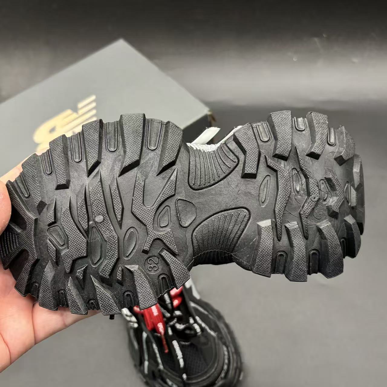 Children's shoes child